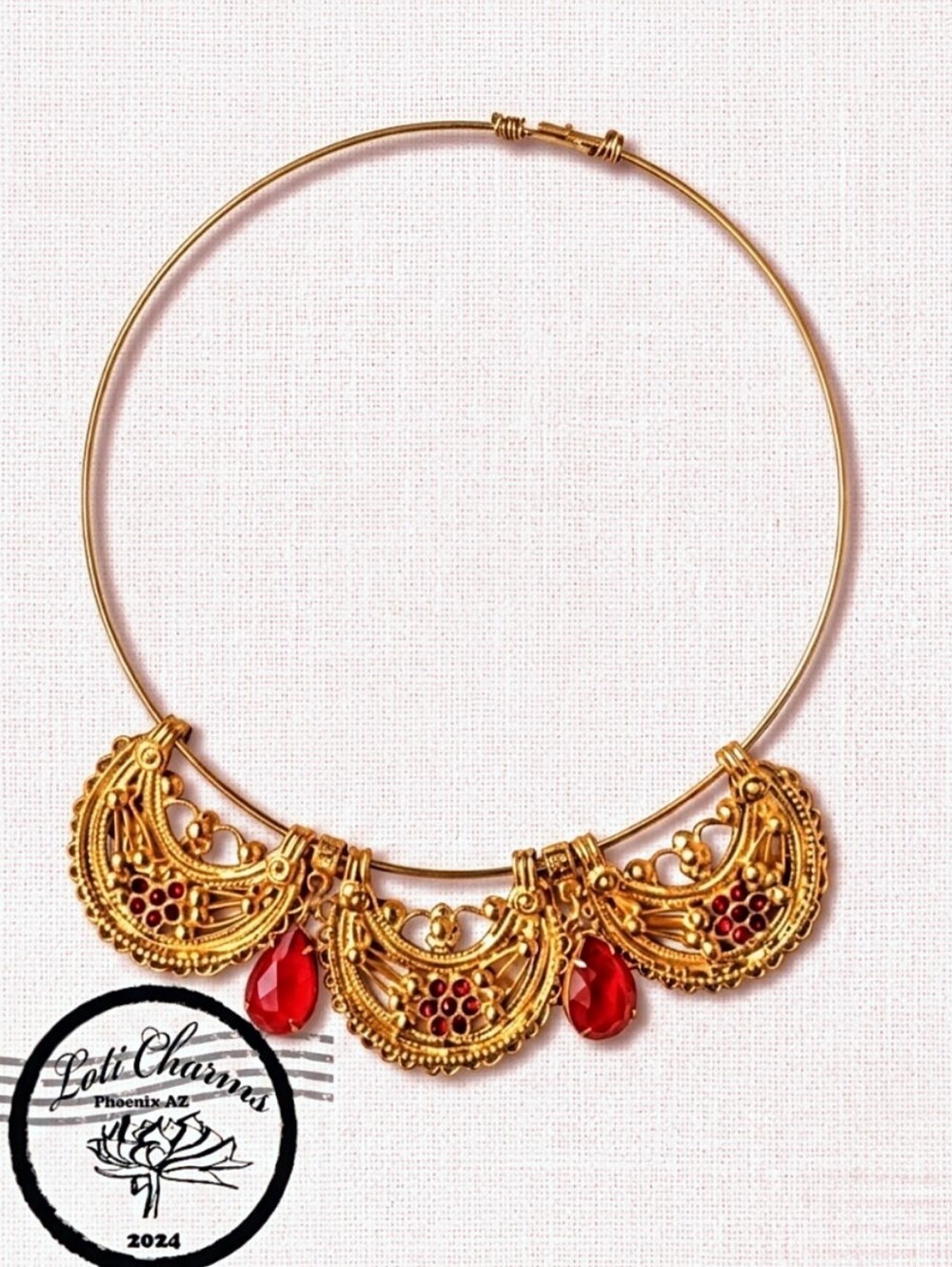 Red Renaissance Filligree Ornate Pendant Torque Necklace in Gold Plated